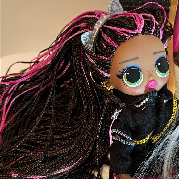 L.O.L. Surprise! Glam Doll Set with Pink and Gold Accents - Picture 6 of 6